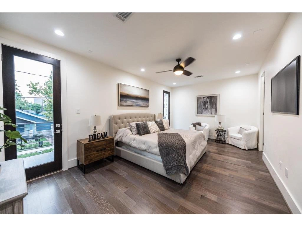 Custom Homes 1225 Welch 15